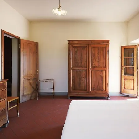 Villa Marangole 12, Emma